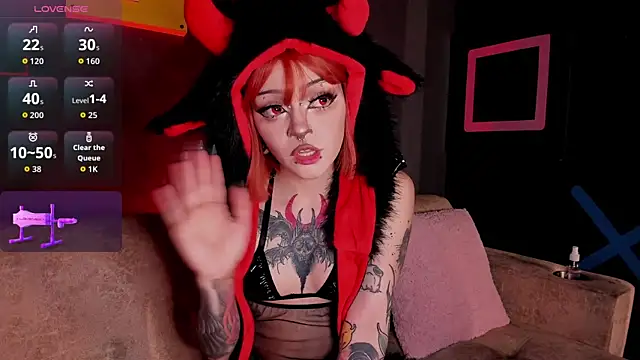 Snapshot of Elettra_Rou chatting on 23, 10, 2025 Elettra Rou online show from 23, 10, 2025