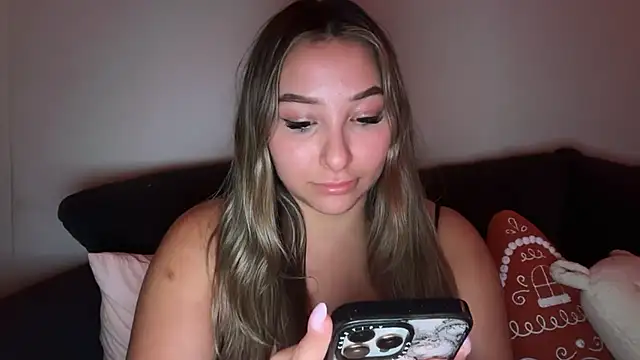 Snapshot of YingxYang69 chatting on 14, 11, 2025 YingxYang69 online show from 14, 11, 2025