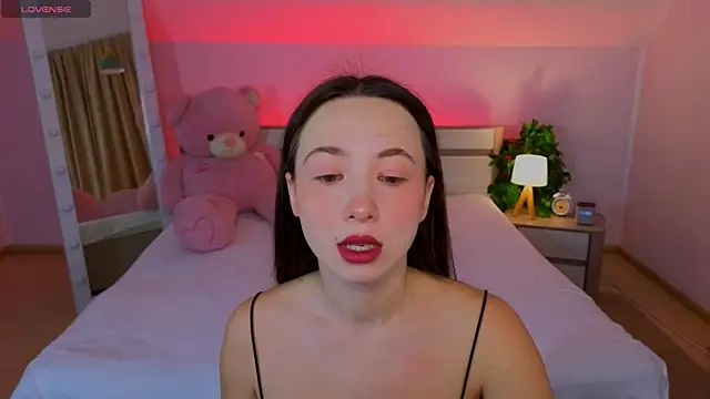 Hayle Hill online show from 17, 11, 2025