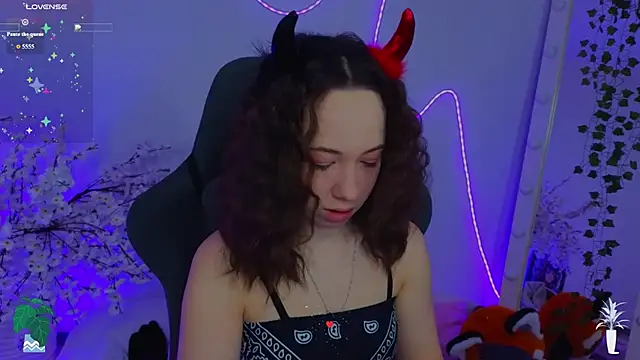 Snapshot of Hayle_Hill chatting on 23, 2, 2026 Hayle Hill online show from 23, 2, 2026