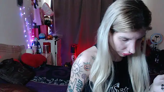 Snapshot of BLACKPeonyy chatting on 21, 10, 2025 BLACKPeonyy online show from 21, 10, 2025