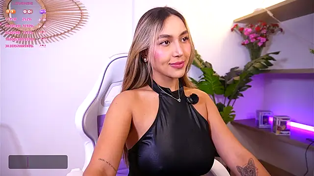 Snapshot of ashley2004_x chatting on 30, 10, 2025 ashley2004 x online show from 30, 10, 2025