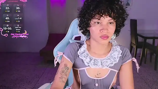 Snapshot of Peggy_Funn chatting on 12, 11, 2025 Peggy Funn online show from 12, 11, 2025