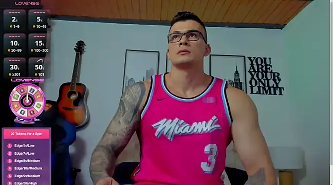 Snapshot of seancarreraa chatting on 13, 12, 2024 seancarreraa online show from 13, 12, 2024