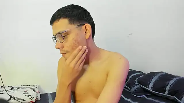 Snapshot of Diego-Monsalve chatting on 29, 10, 2025 Diego-Monsalve online show from 29, 10, 2025