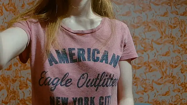 Snapshot of strawberrysmoothie chatting on 2, 12, 2024 strawberrysmoothie online show from 2, 12, 2024