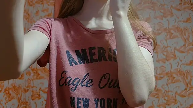 Snapshot of strawberrysmoothie chatting on 13, 12, 2024 strawberrysmoothie online show from 13, 12, 2024