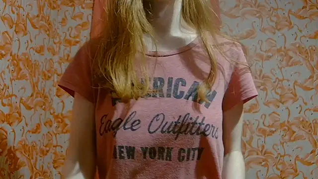 Snapshot of strawberrysmoothie chatting on 14, 12, 2024 strawberrysmoothie online show from 14, 12, 2024