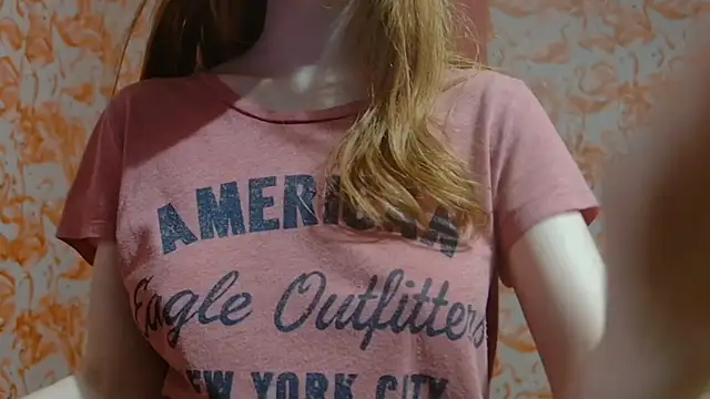 Snapshot of strawberrysmoothie chatting on 17, 12, 2024 strawberrysmoothie online show from 17, 12, 2024