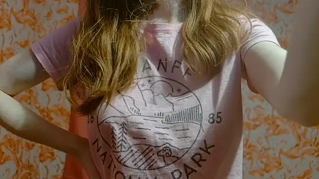 Snapshot of strawberrysmoothie chatting on 25, 12, 2024 strawberrysmoothie online show from 25, 12, 2024