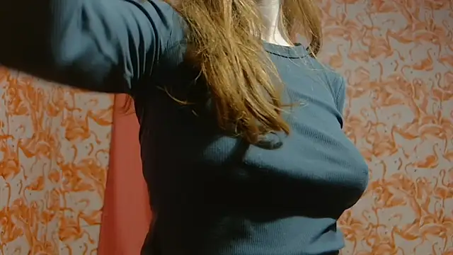 Snapshot of strawberrysmoothie chatting on 4, 1, 2025 strawberrysmoothie online show from 4, 1, 2025