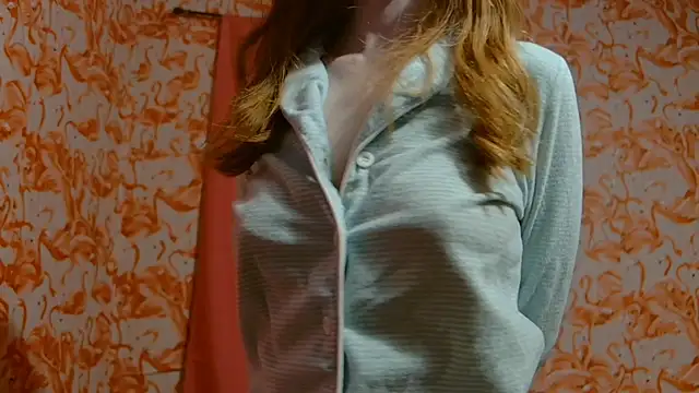 Snapshot of strawberrysmoothie chatting on 10, 1, 2025 strawberrysmoothie online show from 10, 1, 2025