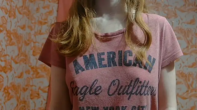 Snapshot of strawberrysmoothie chatting on 19, 1, 2025 strawberrysmoothie online show from 19, 1, 2025