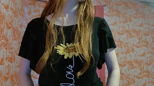 Snapshot of strawberrysmoothie chatting on 19, 9, 2025 strawberrysmoothie online show from 19, 9, 2025