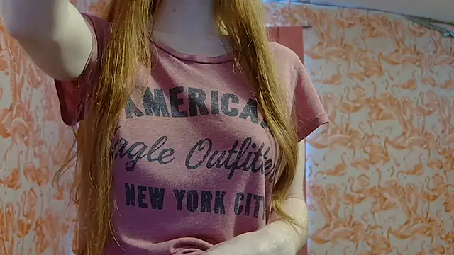 Snapshot of strawberrysmoothie chatting on 26, 11, 2025 strawberrysmoothie online show from 26, 11, 2025