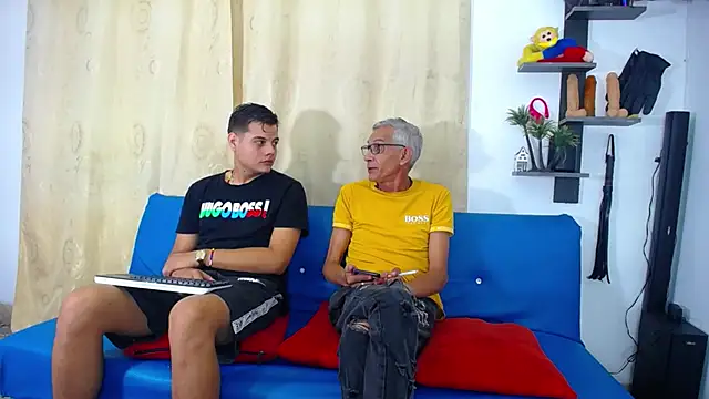 Snapshot of Leon_hot_X chatting on 17, 10, 2025 Leon hot X online show from 17, 10, 2025