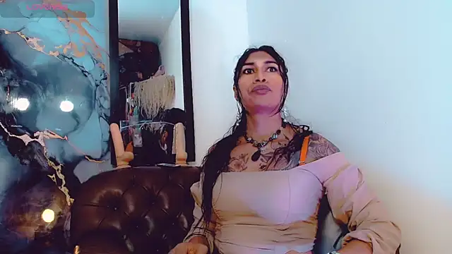 khiara moretti online show from 7, 11, 2025