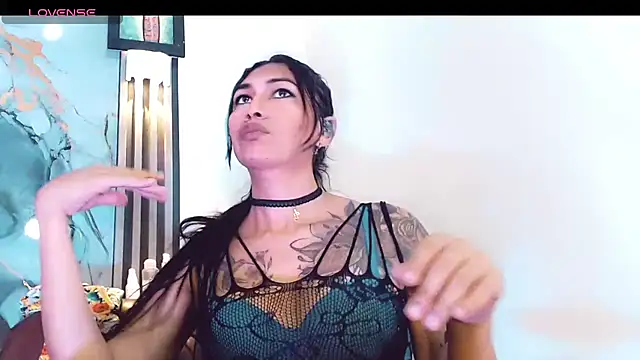 khiara moretti online show from 3, 12, 2025