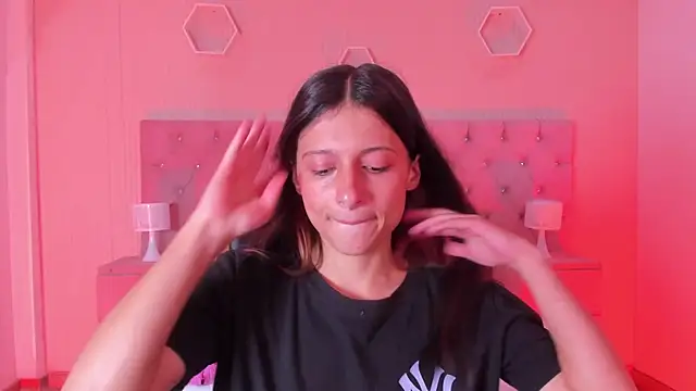 Agathaargent  online show from 6, 3, 2026