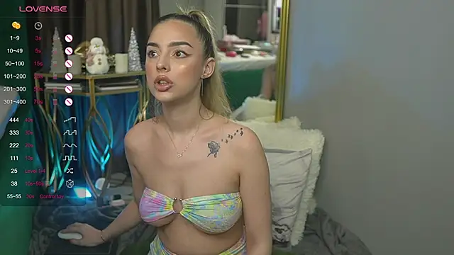 ScarletColes online show from 9, 1, 2025