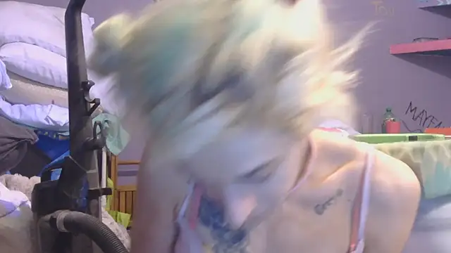 Snapshot of watermellonpussy chatting on 15, 11, 2025 watermellonpussy online show from 15, 11, 2025