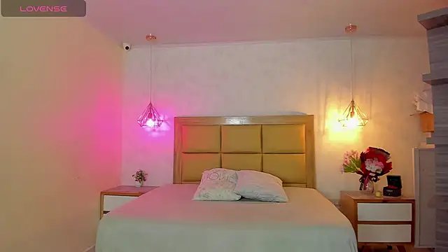 LARSONMIA online show from 7, 3, 2026