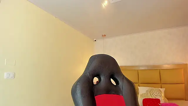 LARSONMIA online show from 16, 3, 2026