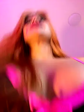 Amber Martins  online show from 2, 12, 2025