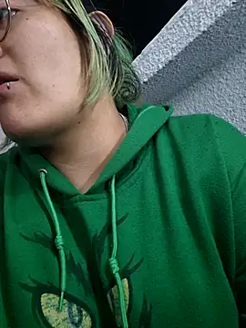 lucky-leah online show from 10, 10, 2025