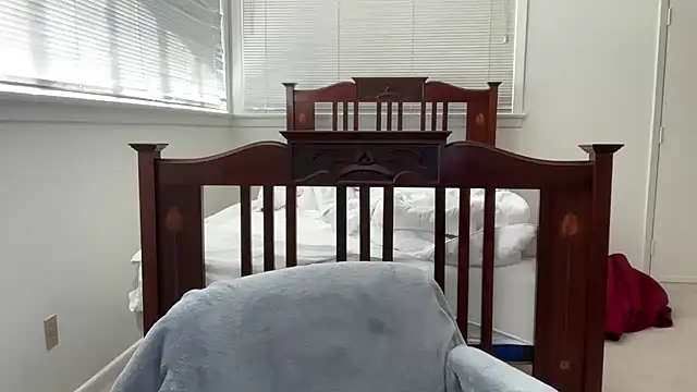 YUMIandbigWOLF online show from 23, 2, 2026