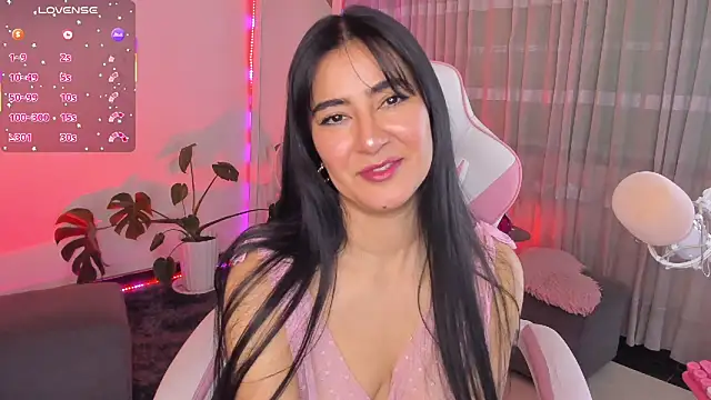 Snapshot of Violetta_kim1 chatting on 5, 3, 2026 Violetta kim1 online show from 5, 3, 2026