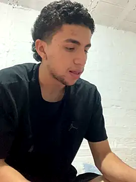 Snapshot of ever10183 chatting on 17, 12, 2025 ever10183 online show from 17, 12, 2025