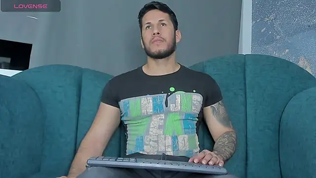 Snapshot of George_Diesell chatting on 13, 10, 2025 George Diesell online show from 13, 10, 2025