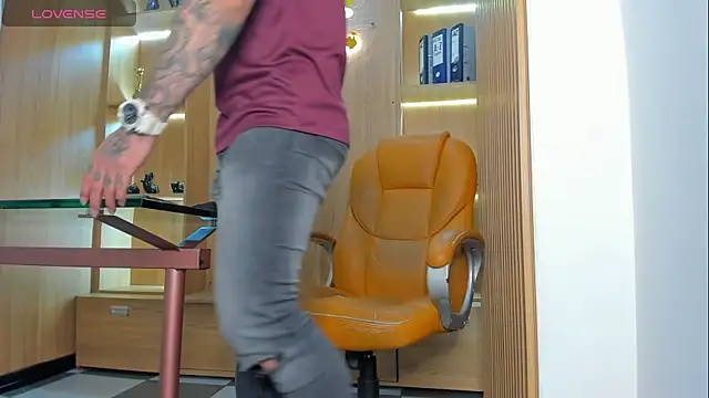 Snapshot of George_Diesell chatting on 3, 11, 2025 George Diesell online show from 3, 11, 2025