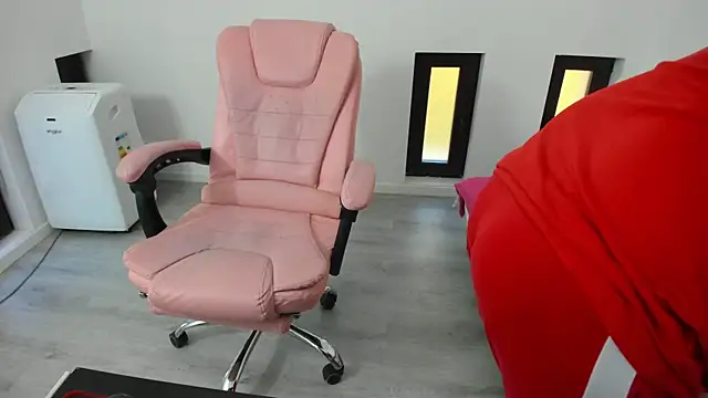 Dyana Kaylinn online show from 16, 9, 2025