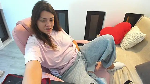 Dyana Kaylinn online show from 7, 1, 2026