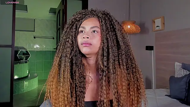 nayah   online show from 14, 10, 2025