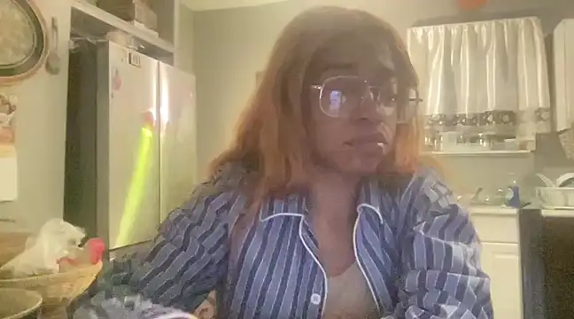 Snapshot of MommyConfident chatting on 29, 1, 2025 MommyConfident online show from 29, 1, 2025