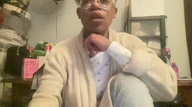 Snapshot of MommyConfident chatting on 17, 2, 2025 MommyConfident online show from 17, 2, 2025