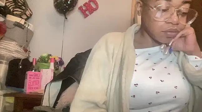 Snapshot of MommyConfident chatting on 17, 2, 2025 MommyConfident online show from 17, 2, 2025