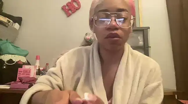 Snapshot of MommyConfident chatting on 2, 3, 2025 MommyConfident online show from 2, 3, 2025