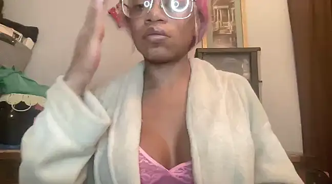 Snapshot of MommyConfident chatting on 3, 3, 2025 MommyConfident online show from 3, 3, 2025