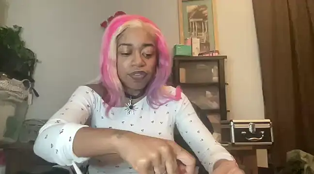 Snapshot of MommyConfident chatting on 8, 3, 2025 MommyConfident online show from 8, 3, 2025