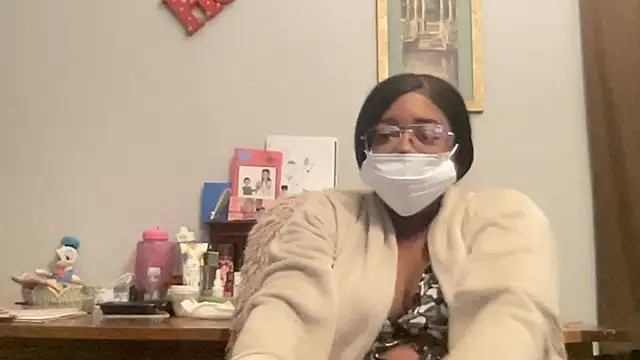 Snapshot of MommyConfident chatting on 7, 11, 2025 MommyConfident online show from 7, 11, 2025