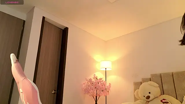 Snapshot of KaylaCollinsX chatting on 10, 9, 2025 KaylaCollinsX online show from 10, 9, 2025