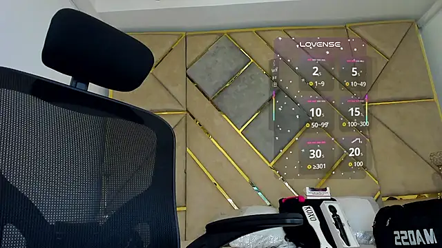 Snapshot of AmberAdams_ chatting on 13, 10, 2025 AmberAdams online show from 13, 10, 2025