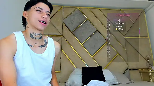 Snapshot of AmberAdams_ chatting on 14, 10, 2025 AmberAdams online show from 14, 10, 2025