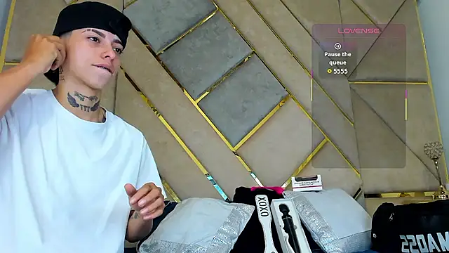 Snapshot of AmberAdams_ chatting on 16, 10, 2025 AmberAdams online show from 16, 10, 2025