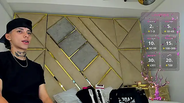 Snapshot of AmberAdams_ chatting on 25, 10, 2025 AmberAdams online show from 25, 10, 2025