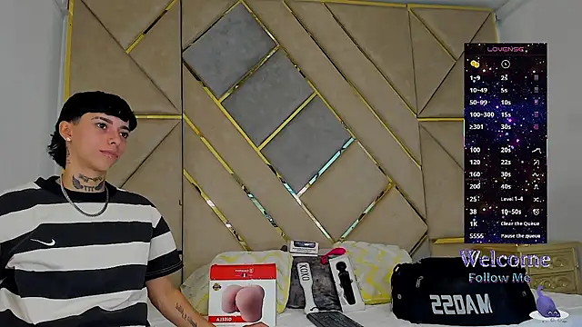 Snapshot of AmberAdams_ chatting on 8, 11, 2025 AmberAdams online show from 8, 11, 2025